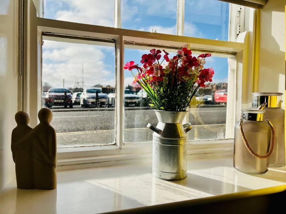 Swordfish Cottage **Next To The Harbour** Whitby Exterior foto